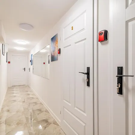 Centrum 2 Narutowicza 56 *